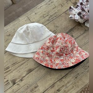 Set of 2 Ladies Summer Beach Bucket Hats EUC.